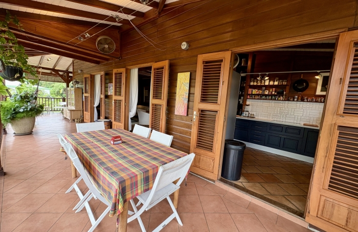 VILLA T3 + MEZZANINE + APPARTEMENT T2 MEUBLE + PISCINE BOUILLANTE