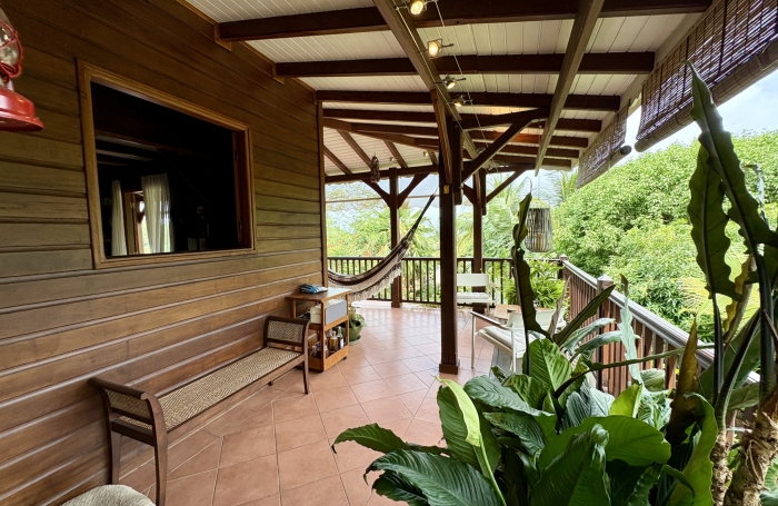 VILLA T3 + MEZZANINE + APPARTEMENT T2 MEUBLE + PISCINE BOUILLANTE