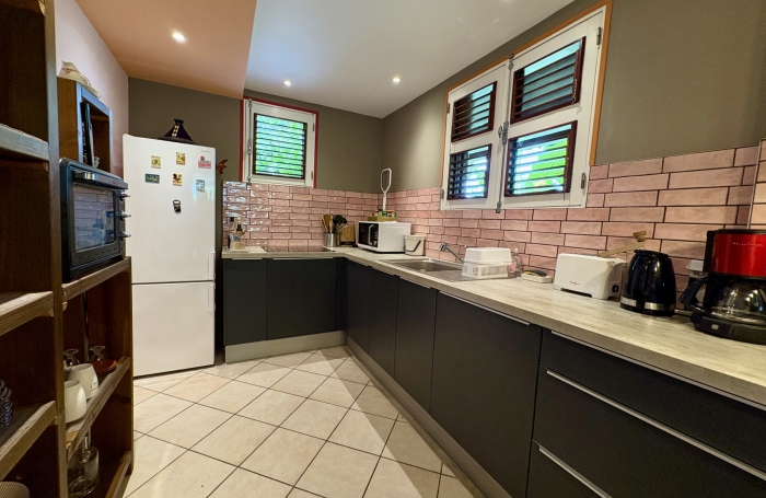 VILLA T3 + MEZZANINE + APPARTEMENT T2 MEUBLE + PISCINE BOUILLANTE