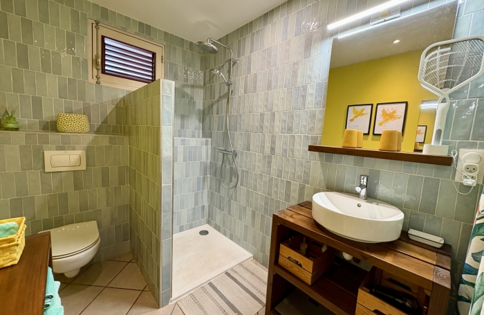 VILLA T3 + MEZZANINE + APPARTEMENT T2 MEUBLE + PISCINE BOUILLANTE