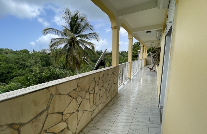 BEL APPARTEMENT T4 AVEC VUE CAMPAGNE
