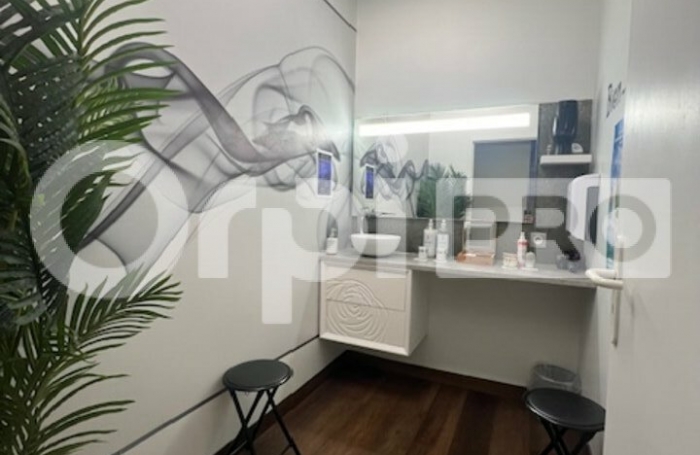 FOND DE COMMERCE - JARRY - 80 m²