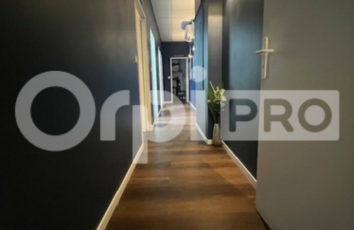 FOND DE COMMERCE - JARRY - 80 m²