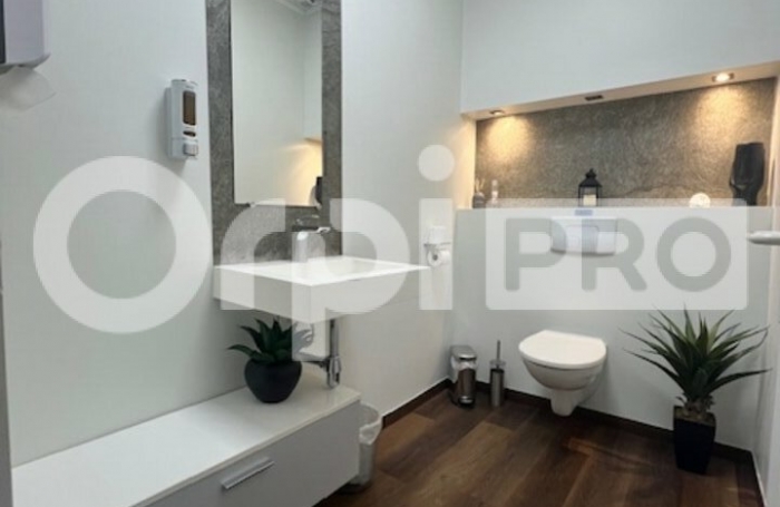 FOND DE COMMERCE - JARRY - 80 m²