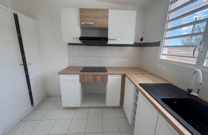Location Maison 74m&sup2; 4 pi&#232;ces Saint François