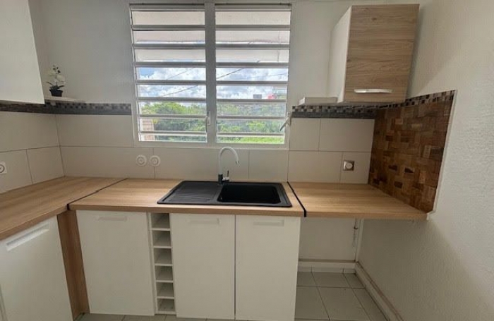 Location Maison 74m&sup2; 4 pi&#232;ces Saint François