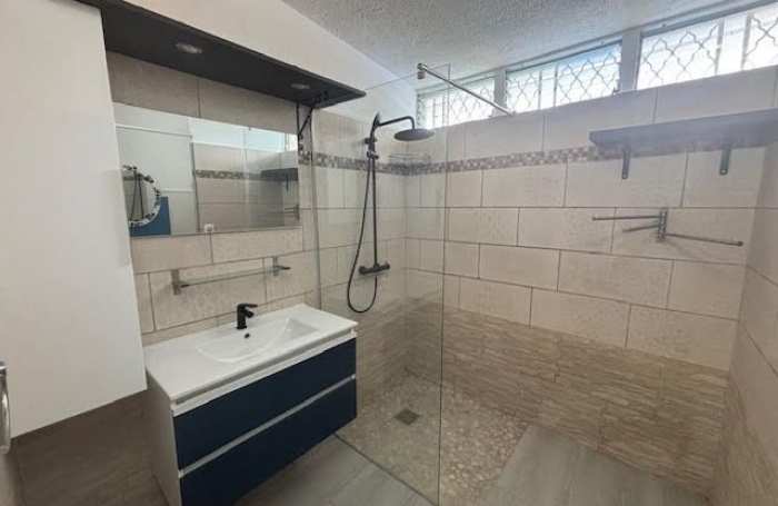 Location Maison 74m&sup2; 4 pi&#232;ces Saint François