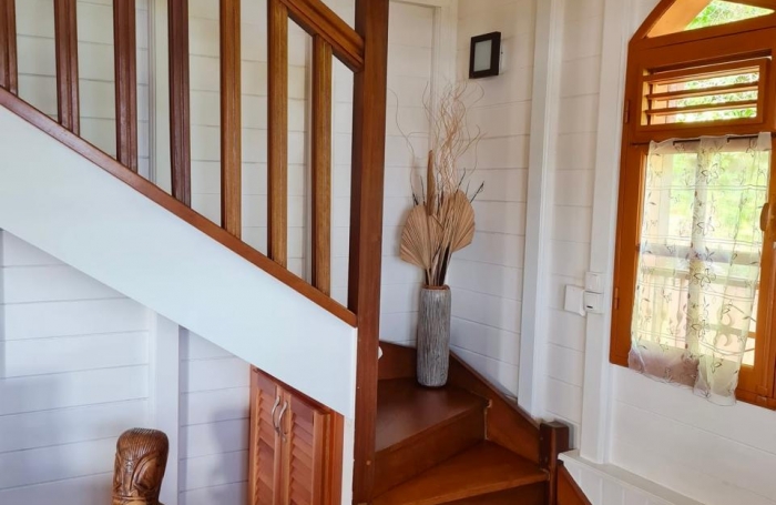 À vendre   Grande maison familiale à Vieux-Fort avec piscine et studios
