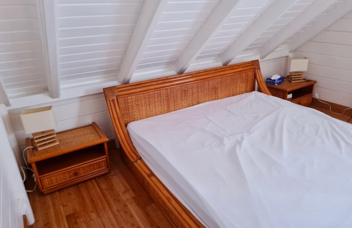 À vendre   Grande maison familiale à Vieux-Fort avec piscine et studios