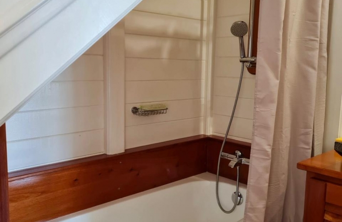 À vendre   Grande maison familiale à Vieux-Fort avec piscine et studios