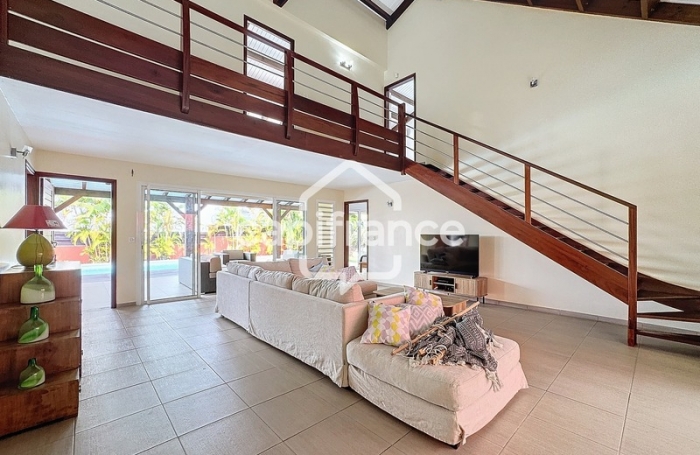 Location Maison 159m&sup2; 5 pi&#232;ces Gosier