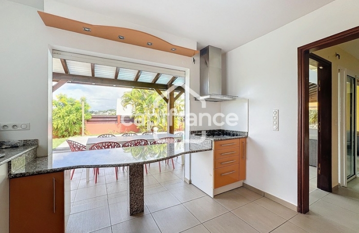 Location Maison 159m&sup2; 5 pi&#232;ces Gosier