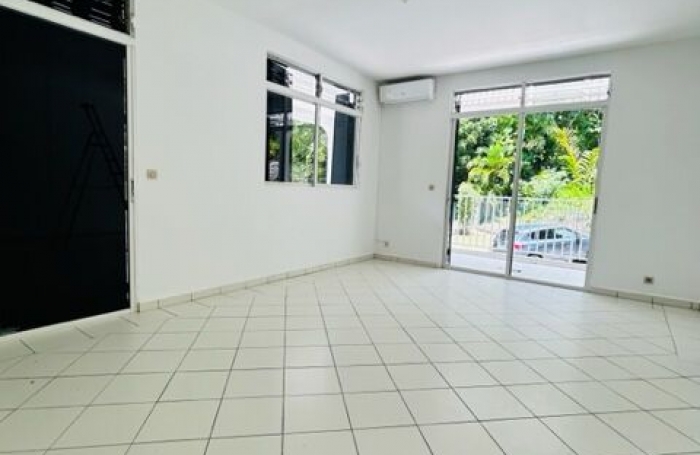 Location Maison 150m&sup2; 5 pi&#232;ces Gosier