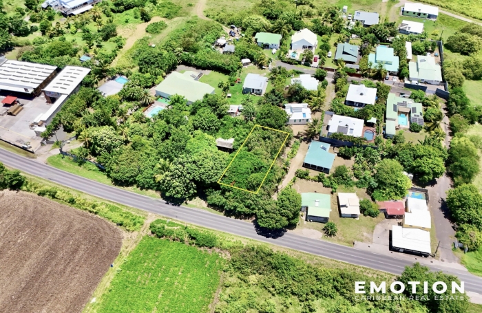 Terrain constructible de 640 m2 - SAINT FRANÇOIS