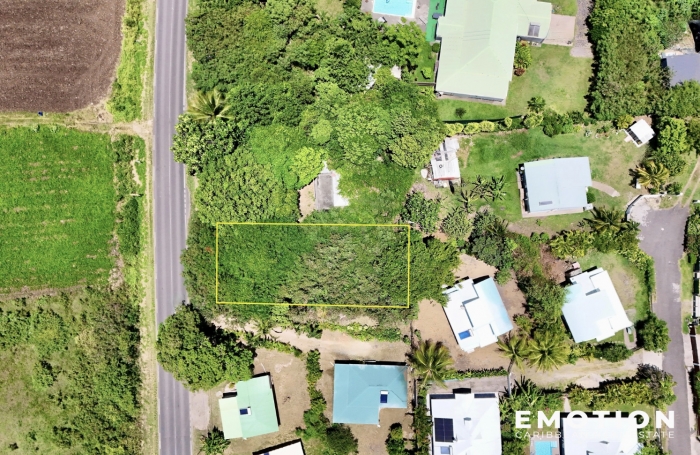 Terrain constructible de 640 m2 - SAINT FRANÇOIS
