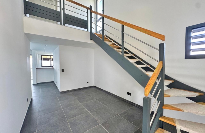 A louer Vieux-Fort - Duplex  T4 climatisé au 1ᵉr étage - terrasse vue imprenable sur les Saintes