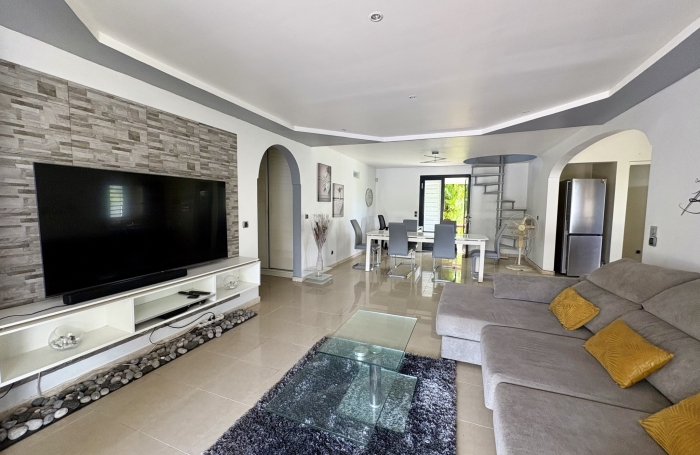 MAGNIFIQUE VILLA T5 MEUBLEE + GARAGE LAMENTIN