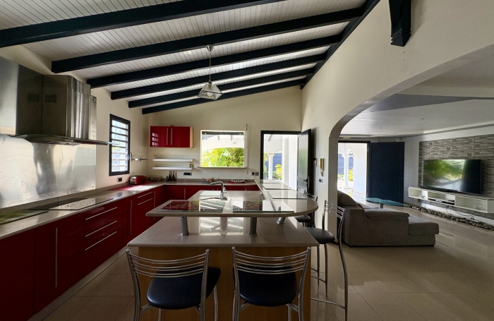 MAGNIFIQUE VILLA T5 MEUBLEE + GARAGE LAMENTIN