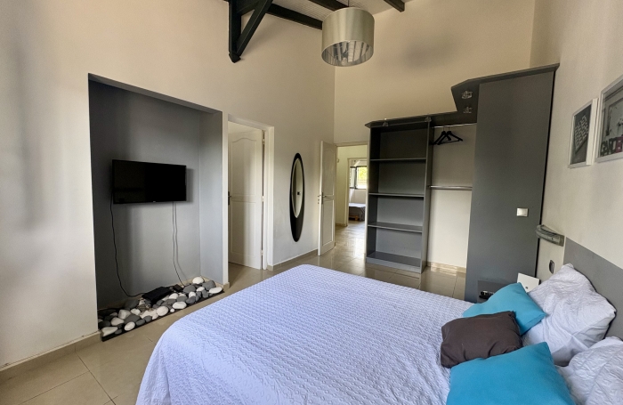 MAGNIFIQUE VILLA T5 MEUBLEE + GARAGE LAMENTIN