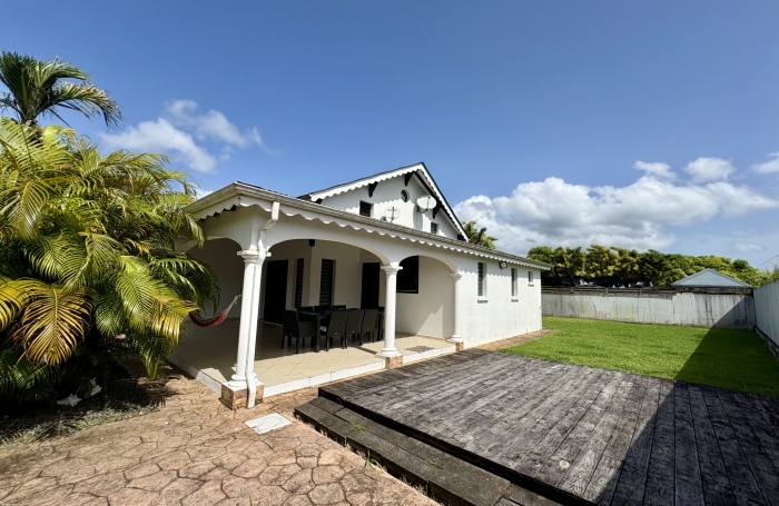 MAGNIFIQUE VILLA T5 MEUBLEE + GARAGE LAMENTIN