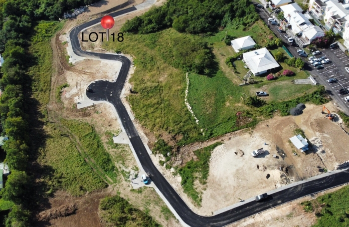 TERRAIN VUE FORET DANS LOTISSEMENT VIABILISE GOSIER