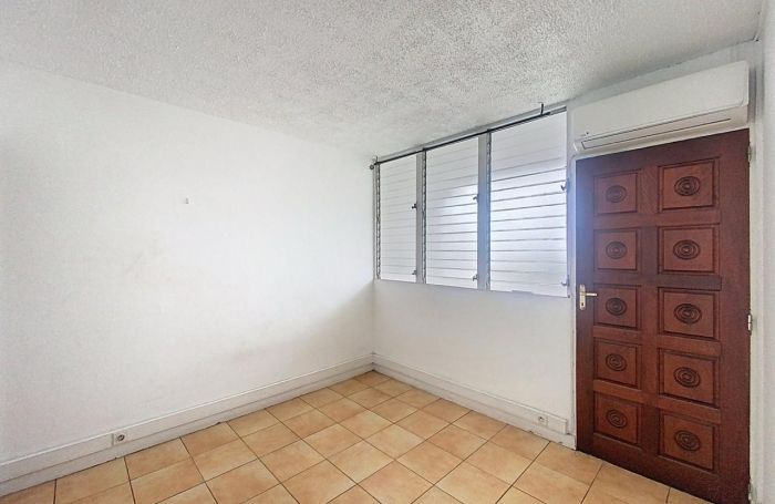 Location Appartement 105m² 5 pièces Pointe-à-Pitre
