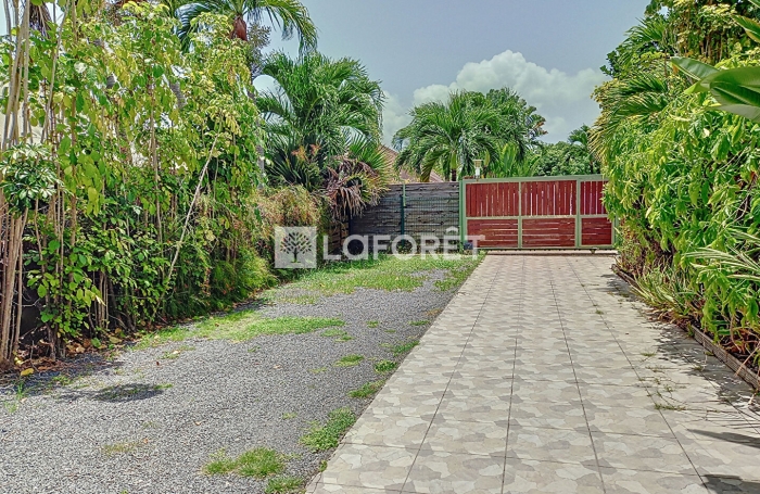 Location Maison 85m² 5 pièces Saint François