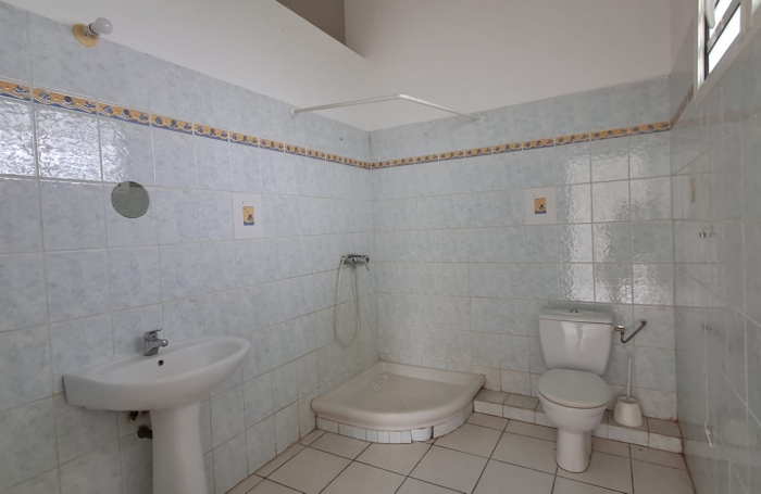 Appartement haut de villa T3bis vue mer sur Pointe Noire