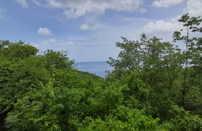 Appartement haut de villa T3bis vue mer sur Pointe Noire