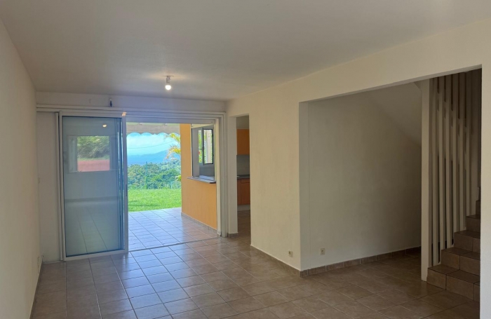 Gourbeyre, appartement T4 duplex, vue imprenable sur Les Saintes