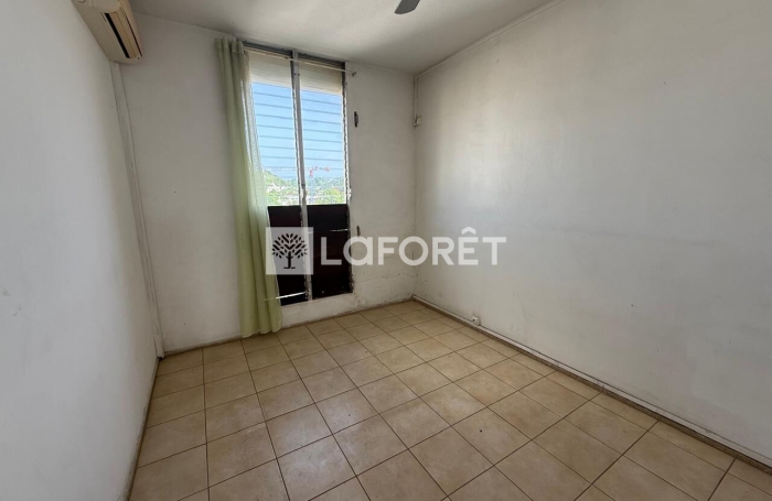 Vente Appartement 74.09m² 4 pièces Les Abymes