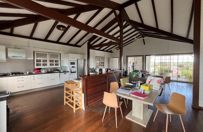 Vente Maison 360m&sup2; 11 pi&#232;ces Les Abymes