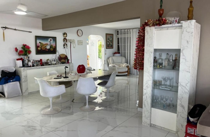 Vente Maison 360m&sup2; 11 pi&#232;ces Les Abymes