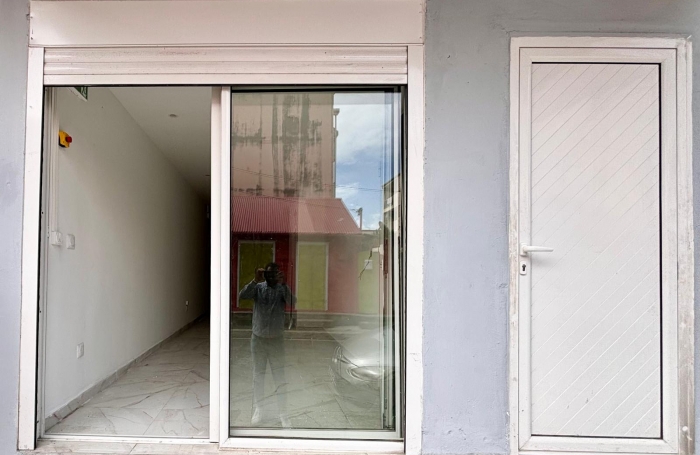 LOCAL COMMERCIAL OU PROFESSIONEL EN CENTRE VILLE