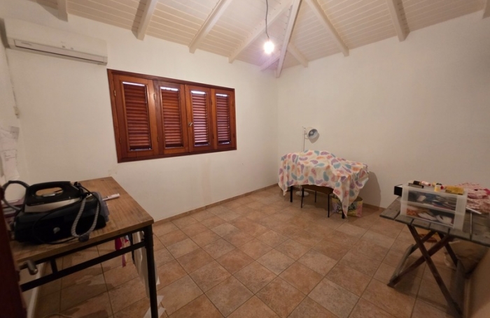 Vente Maison 320m&sup2; 7 pi&#232;ces Les Abymes