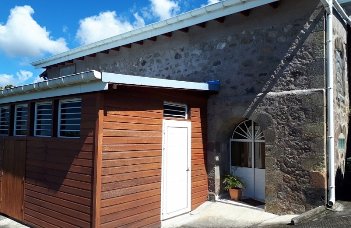 BAILLIF à louer   Maison duplex non meublée  2 chambres, environnement paisible