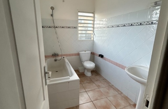 Vente Maison 104m&sup2; 6 pi&#232;ces Baie Mahault