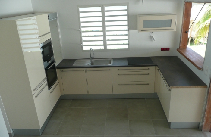 BOUILLANTE - COMPLEXE TOURISTIQUE ET VILLA - PISCINE - VUE MER