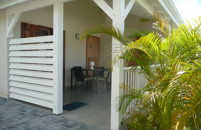 BOUILLANTE - COMPLEXE TOURISTIQUE ET VILLA - PISCINE - VUE MER