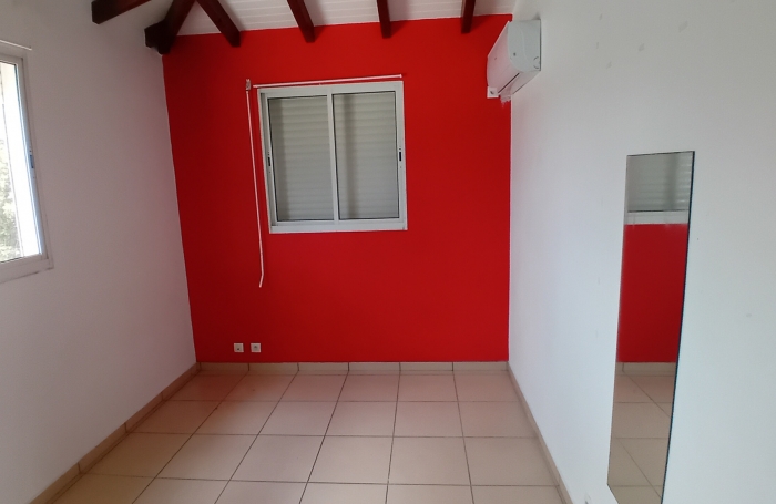 LE GOSIER Haute de villa de type T4 97190