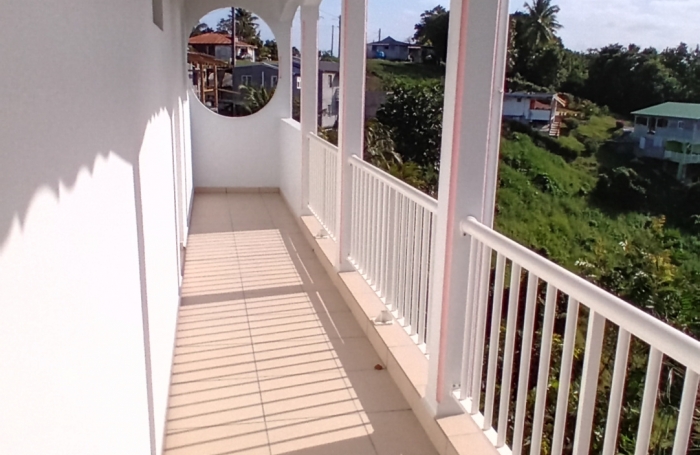 LE GOSIER Haute de villa de type T4 97190