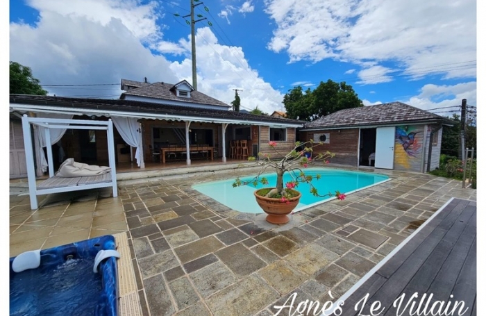 Vente Maison 131m&sup2; 6 pi&#232;ces Bouillante