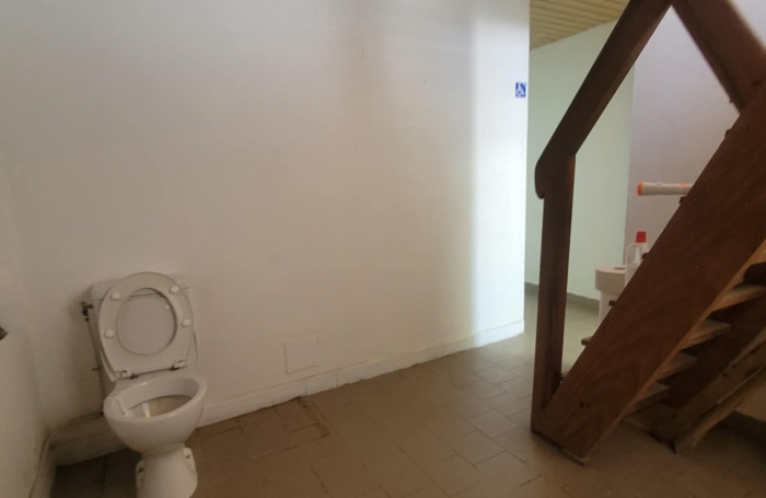 De 169.51m2 en location 1600 € par mois à Saint-François