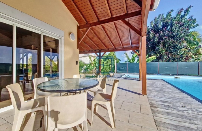 Location Maison 161m&sup2; 4 pi&#232;ces Saint François