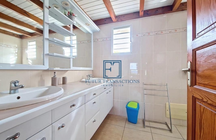 Location Maison 161m&sup2; 4 pi&#232;ces Saint François