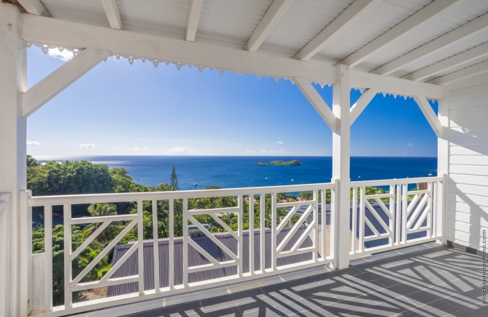 Bouillante Exceptionnel ensemble immobilier de 6 appartements avec Vue Imprenable sur la mer !