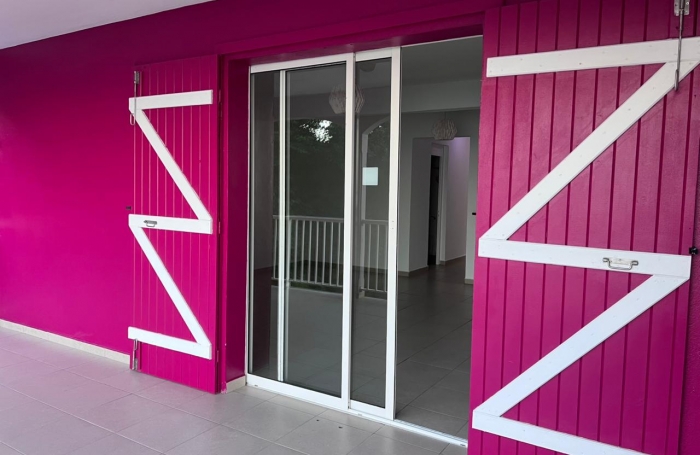 TROIS RIVIERES COCOYER APPARTEMENT DUPLEX T4 VUE MER SUR LES SAINTES