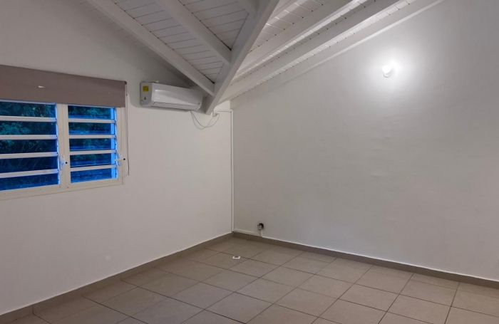 TROIS RIVIERES COCOYER APPARTEMENT DUPLEX T4 VUE MER SUR LES SAINTES