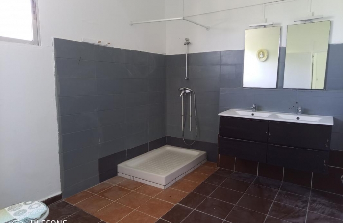 Location Maison 200m&sup2; 10 pièces Gosier