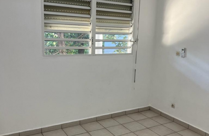 Á SAISIR - Appartement T2 Résidence de l'Université